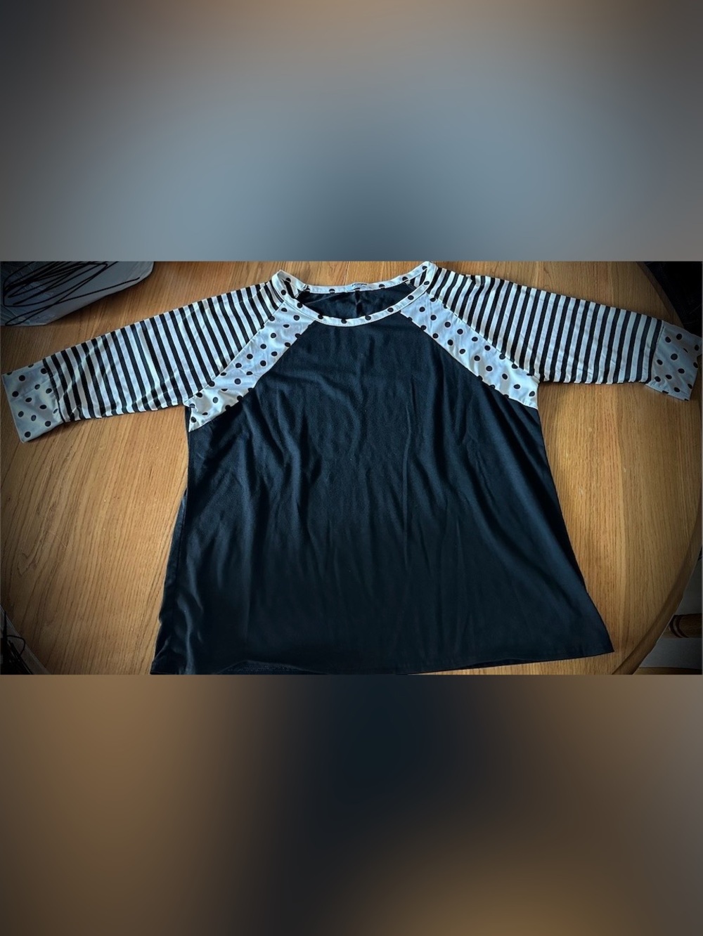 zeagoo Black Long Sleeve Raglan Tee with White Striped & Polka Dot Sleeves
